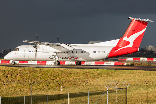 QantasLink DHC Dash-8-300 VH-SBJ at Sydney Kingsford Smith International Airport (YSSY/SYD)
