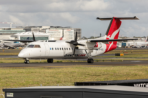 QantasLink DHC Dash-8-300 VH-SCE at Sydney Kingsford Smith International Airport (YSSY/SYD)