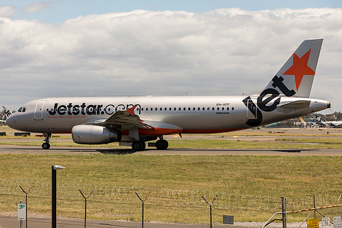 Jetstar Airways Airbus A320-200 VH-VFF at Sydney Kingsford Smith International Airport (YSSY/SYD) Jetstar Airways Airbus A320-200 VH-VFF at Sydney Kingsford Smith International Airport (YSSY/SYD)