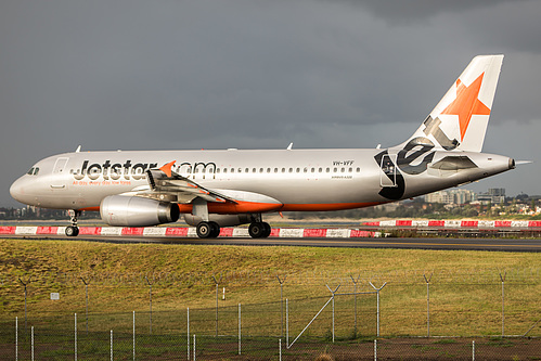 Jetstar Airways Airbus A320-200 VH-VFF at Sydney Kingsford Smith International Airport (YSSY/SYD) Jetstar Airways Airbus A320-200 VH-VFF at Sydney Kingsford Smith International Airport (YSSY/SYD)