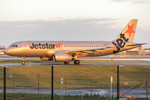 Jetstar Airways Airbus A320-200 VH-VFI at Sydney Kingsford Smith International Airport (YSSY/SYD) Jetstar Airways Airbus A320-200 VH-VFI at Sydney Kingsford Smith International Airport (YSSY/SYD)