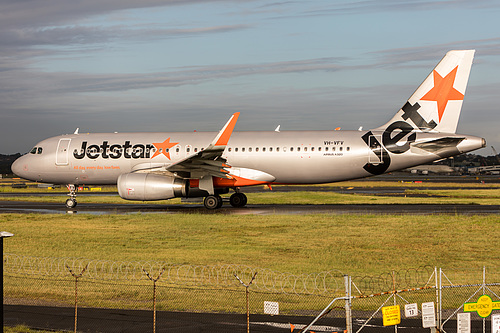 Jetstar Airways Airbus A320-200 VH-VFV at Sydney Kingsford Smith International Airport (YSSY/SYD) Jetstar Airways Airbus A320-200 VH-VFV at Sydney Kingsford Smith International Airport (YSSY/SYD)