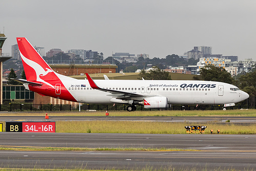 Qantas Boeing 737-800 ZK-ZQD at Sydney Kingsford Smith International Airport (YSSY/SYD)
