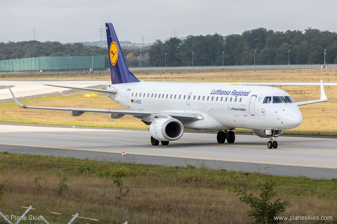 Lufthansa CityLine Embraer ERJ-190 D-AECE at Frankfurt am Main International Airport (EDDF/FRA) Lufthansa CityLine Embraer ERJ-190 D-AECE at Frankfurt am Main International Airport (EDDF/FRA)