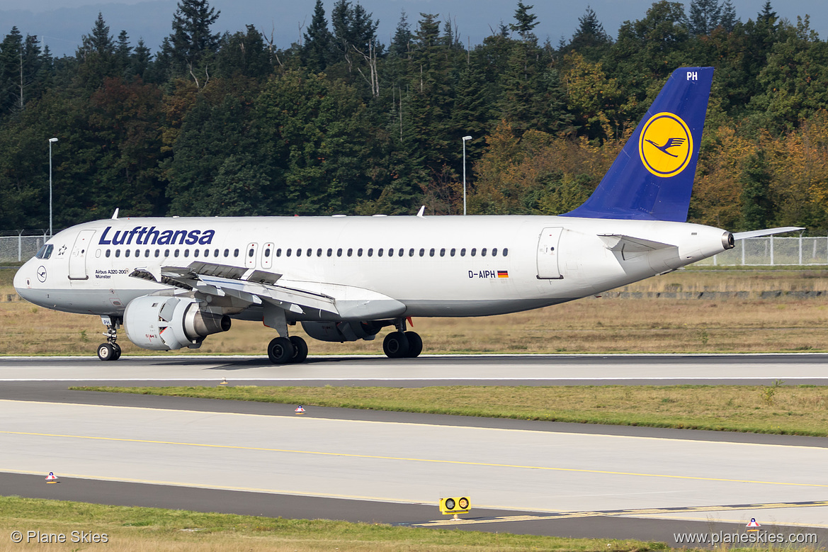 Lufthansa Airbus A320-200 D-AIPH at Frankfurt am Main International Airport (EDDF/FRA) Lufthansa Airbus A320-200 D-AIPH at Frankfurt am Main International Airport (EDDF/FRA)