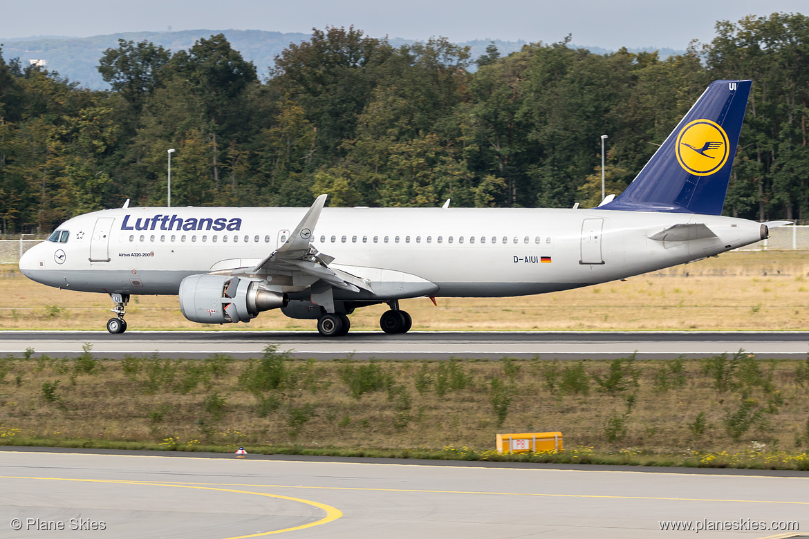 Lufthansa Airbus A320-200 D-AIUI at Frankfurt am Main International Airport (EDDF/FRA) Lufthansa Airbus A320-200 D-AIUI at Frankfurt am Main International Airport (EDDF/FRA)