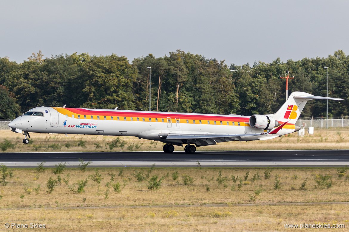 Air Nostrum Canadair CRJ-1000 EC-LOV at Frankfurt am Main International Airport (EDDF/FRA)