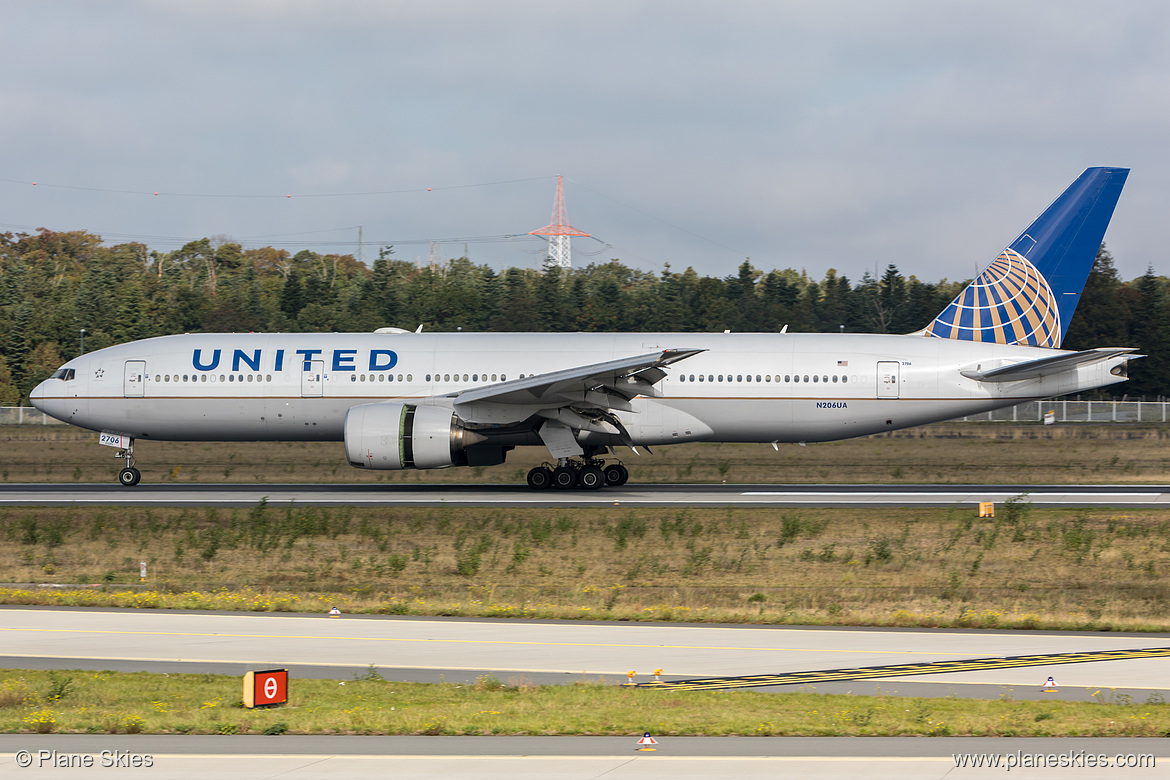 United Airlines Boeing 777-200ER N206UA at Frankfurt am Main International Airport (EDDF/FRA) United Airlines Boeing 777-200ER N206UA at Frankfurt am Main International Airport (EDDF/FRA)