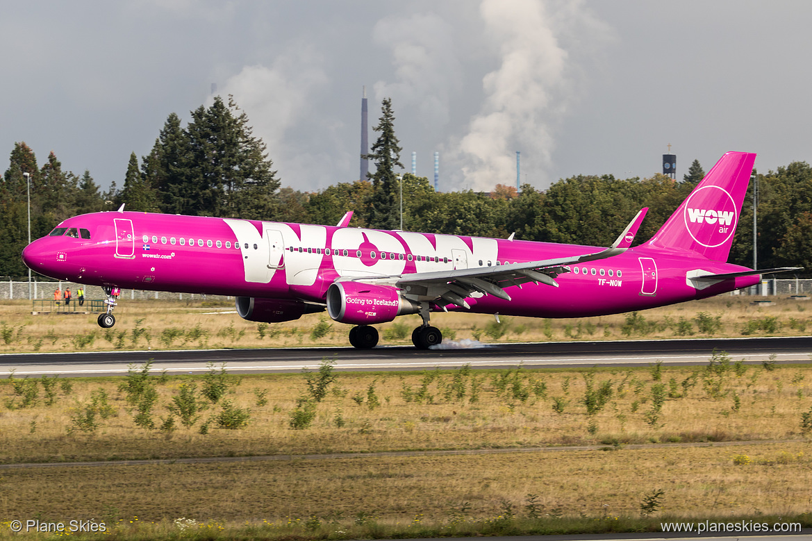 WOW air Airbus A321-200 TF-NOW at Frankfurt am Main International Airport (EDDF/FRA)