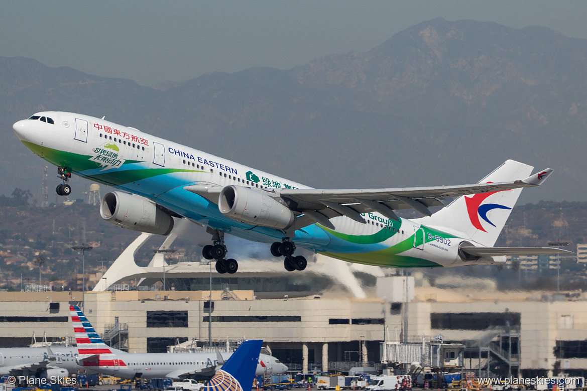 China Eastern Airlines Airbus A330-200 B-5902 at Los Angeles International Airport (KLAX/LAX)