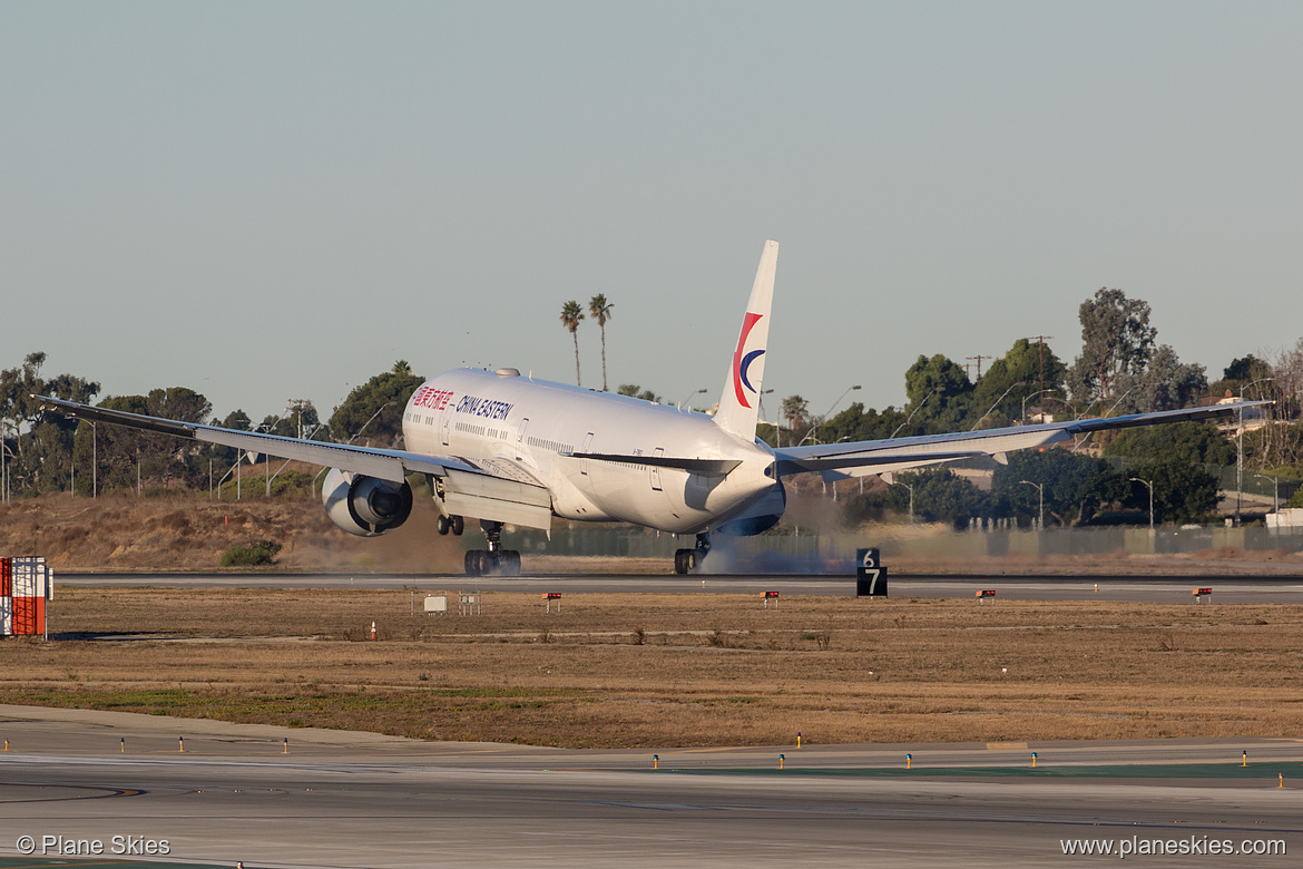 China Eastern Airlines Boeing 777-300ER B-7883 at Los Angeles International Airport (KLAX/LAX) China Eastern Airlines Boeing 777-300ER B-7883 at Los Angeles International Airport (KLAX/LAX)