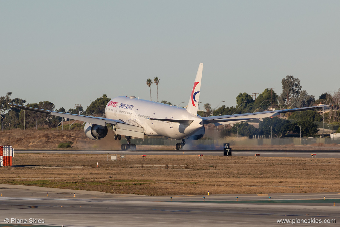 China Eastern Airlines Boeing 777-300ER B-7883 at Los Angeles International Airport (KLAX/LAX)