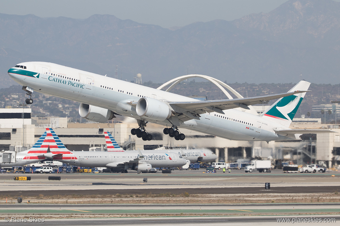 Cathay Pacific Boeing 777-300ER B-KQE at Los Angeles International Airport (KLAX/LAX) Cathay Pacific Boeing 777-300ER B-KQE at Los Angeles International Airport (KLAX/LAX)