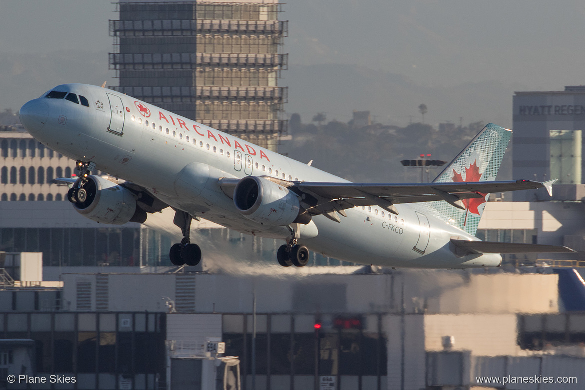Air Canada Airbus A320-200 C-FKCO at Los Angeles International Airport (KLAX/LAX)