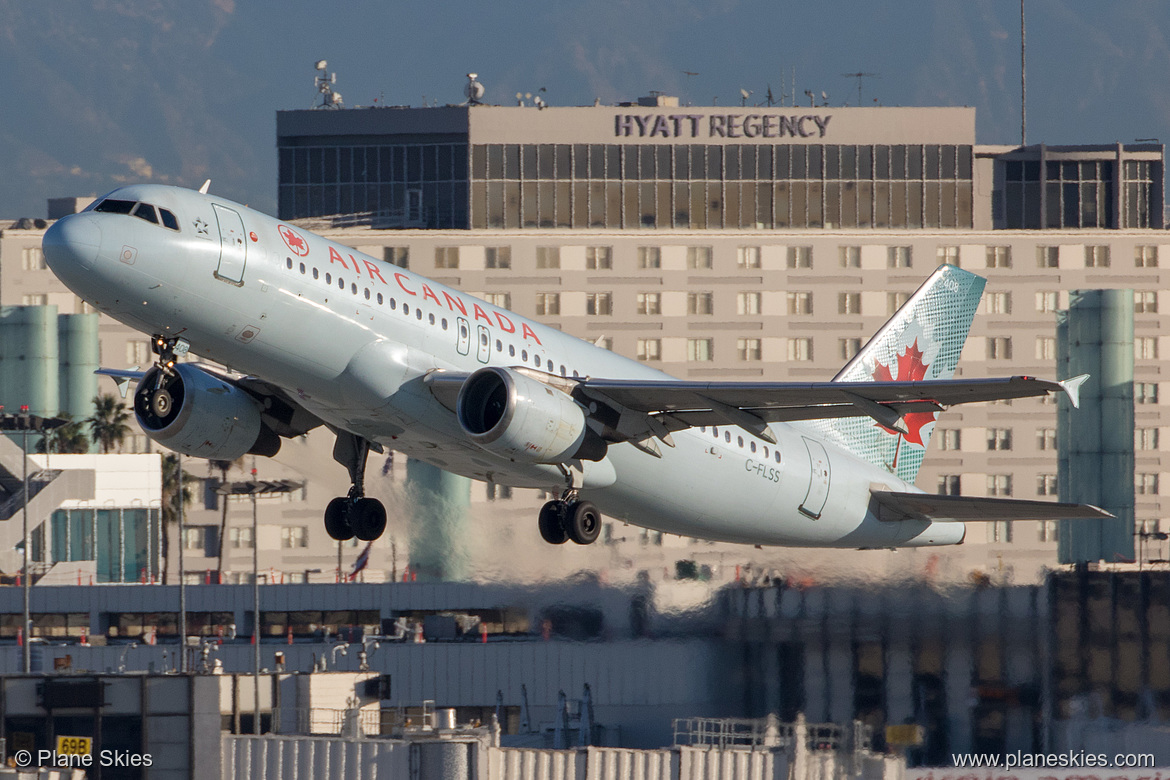 Air Canada Airbus A320-200 C-FLSS at Los Angeles International Airport (KLAX/LAX) Air Canada Airbus A320-200 C-FLSS at Los Angeles International Airport (KLAX/LAX)