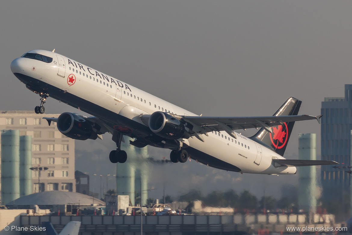 Air Canada Airbus A321-200 C-GJVX at Los Angeles International Airport (KLAX/LAX)