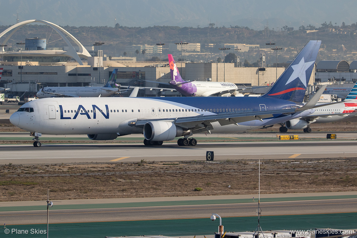 LATAM Chile Boeing 767-300ER CC-CWY at Los Angeles International Airport (KLAX/LAX) LATAM Chile Boeing 767-300ER CC-CWY at Los Angeles International Airport (KLAX/LAX)