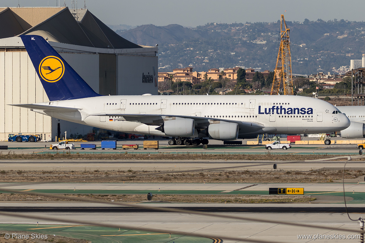 Lufthansa Airbus A380-800 D-AIML at Los Angeles International Airport (KLAX/LAX) Lufthansa Airbus A380-800 D-AIML at Los Angeles International Airport (KLAX/LAX)