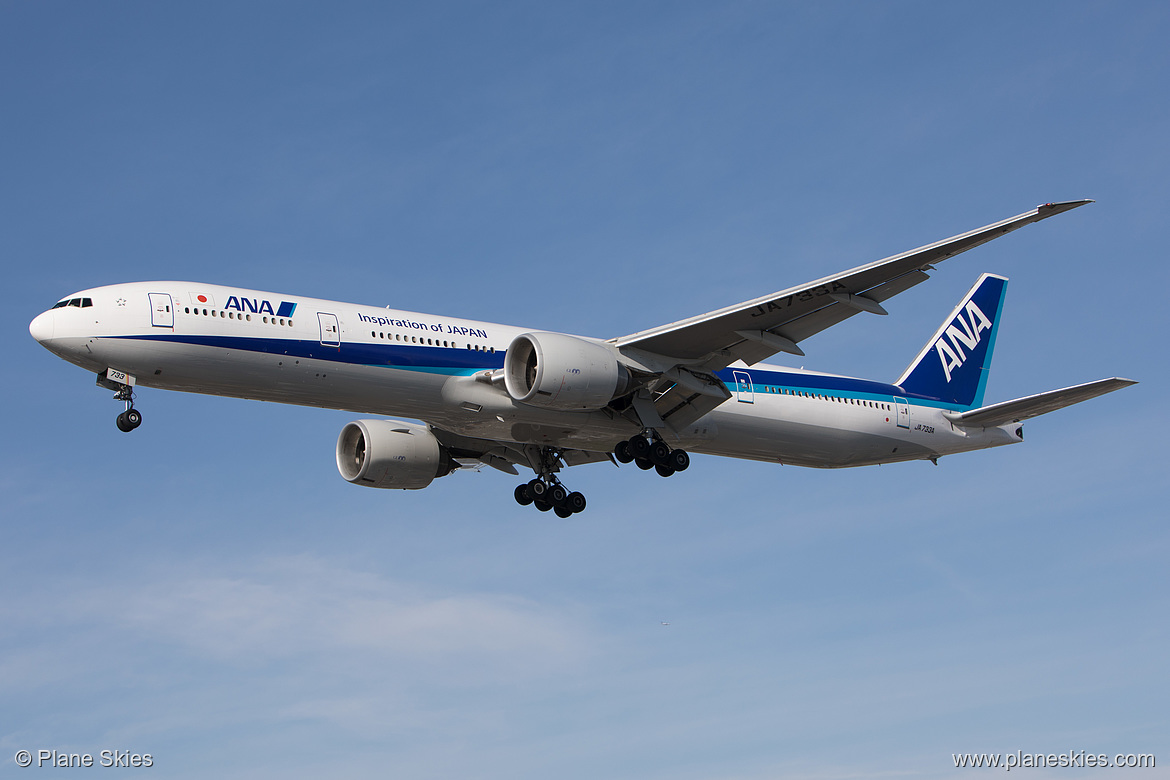 All Nippon Airways Boeing 777-300ER JA733A at Los Angeles International Airport (KLAX/LAX) All Nippon Airways Boeing 777-300ER JA733A at Los Angeles International Airport (KLAX/LAX)