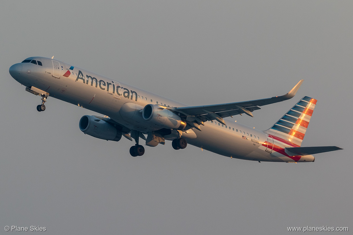 American Airlines Airbus A321-200 N101NN at Los Angeles International Airport (KLAX/LAX)