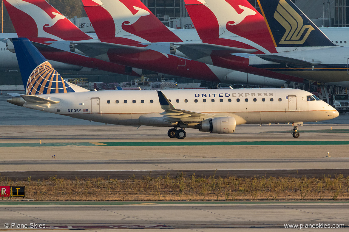 SkyWest Airlines Embraer ERJ-175 N110SY at Los Angeles International Airport (KLAX/LAX)