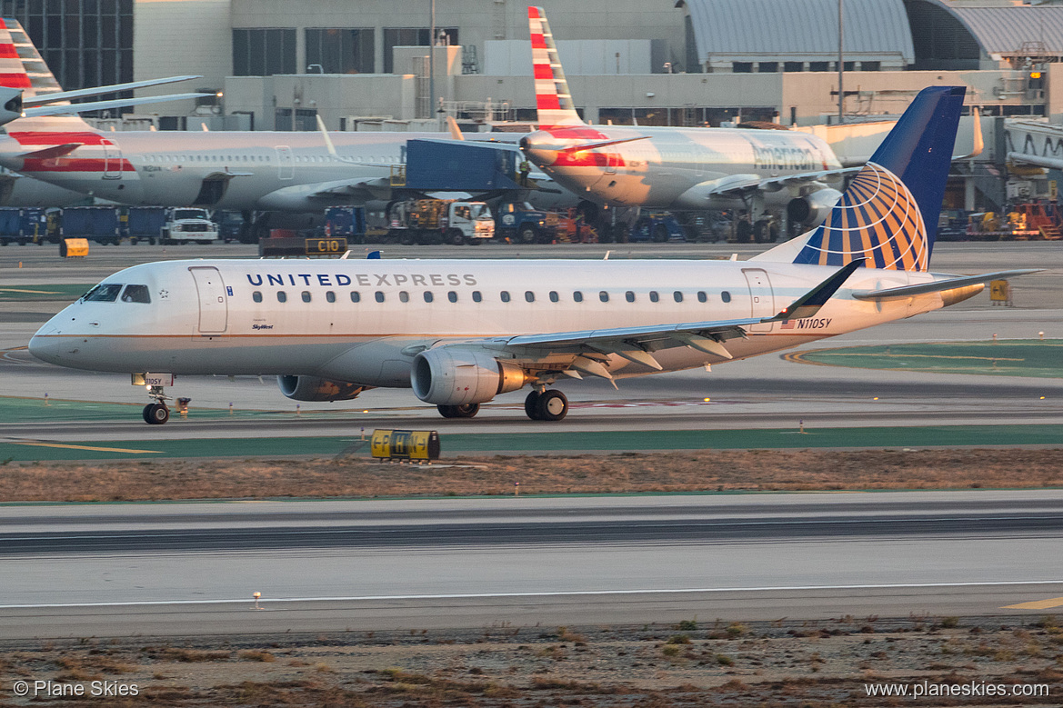 SkyWest Airlines Embraer ERJ-175 N110SY at Los Angeles International Airport (KLAX/LAX)