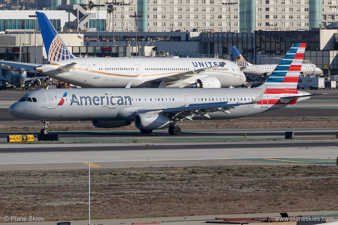 American Airlines Airbus A321-200 N113AN at Los Angeles International Airport (KLAX/LAX)
