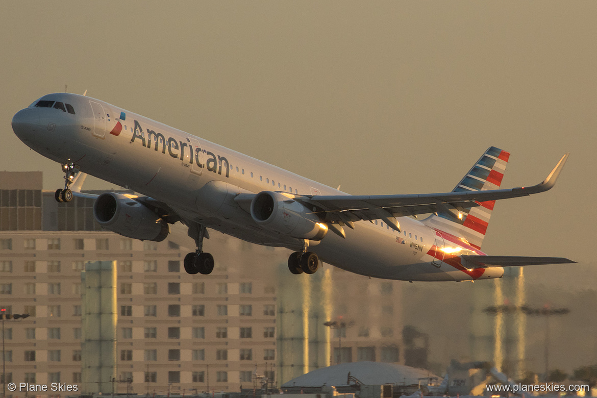 American Airlines Airbus A321-200 N115NN at Los Angeles International Airport (KLAX/LAX)