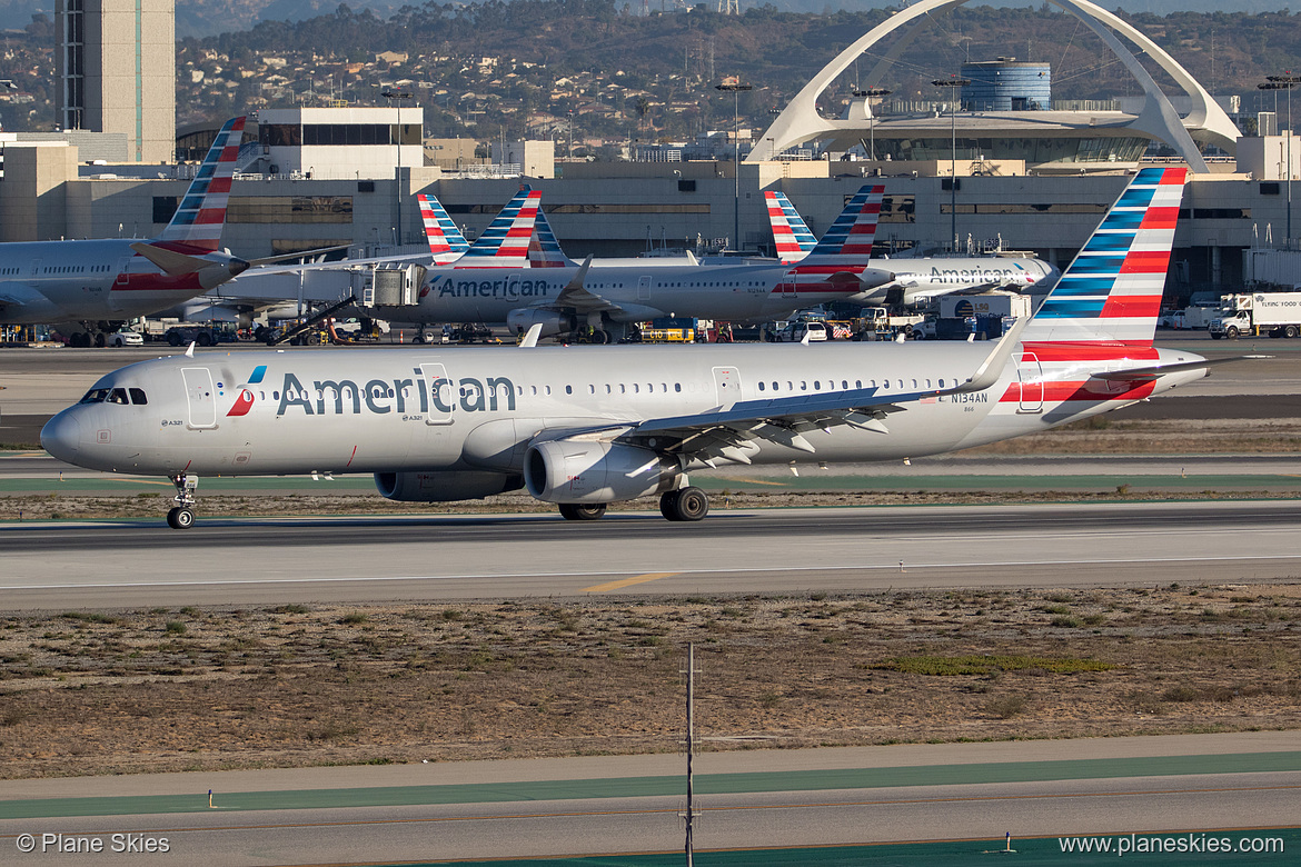 American Airlines Airbus A321-200 N134AN at Los Angeles International Airport (KLAX/LAX)