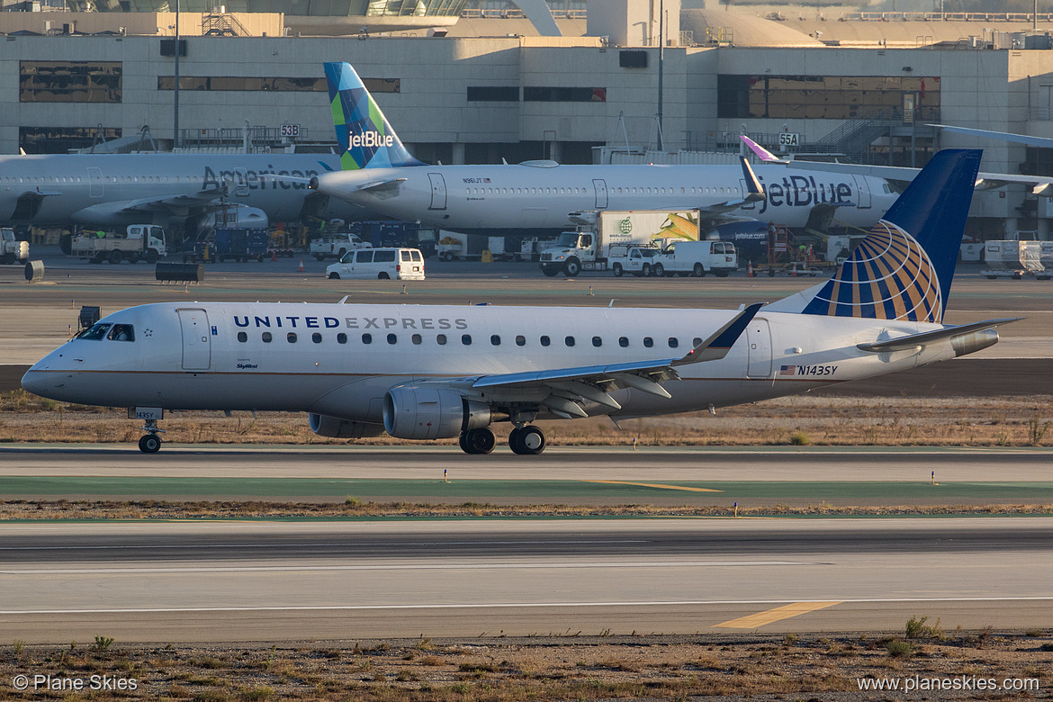 SkyWest Airlines Embraer ERJ-175 N143SY at Los Angeles International Airport (KLAX/LAX) SkyWest Airlines Embraer ERJ-175 N143SY at Los Angeles International Airport (KLAX/LAX)