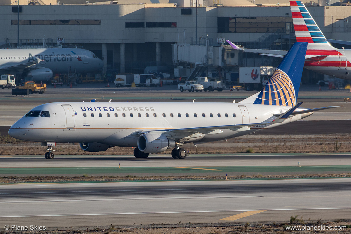 SkyWest Airlines Embraer ERJ-175 N151SY at Los Angeles International Airport (KLAX/LAX)