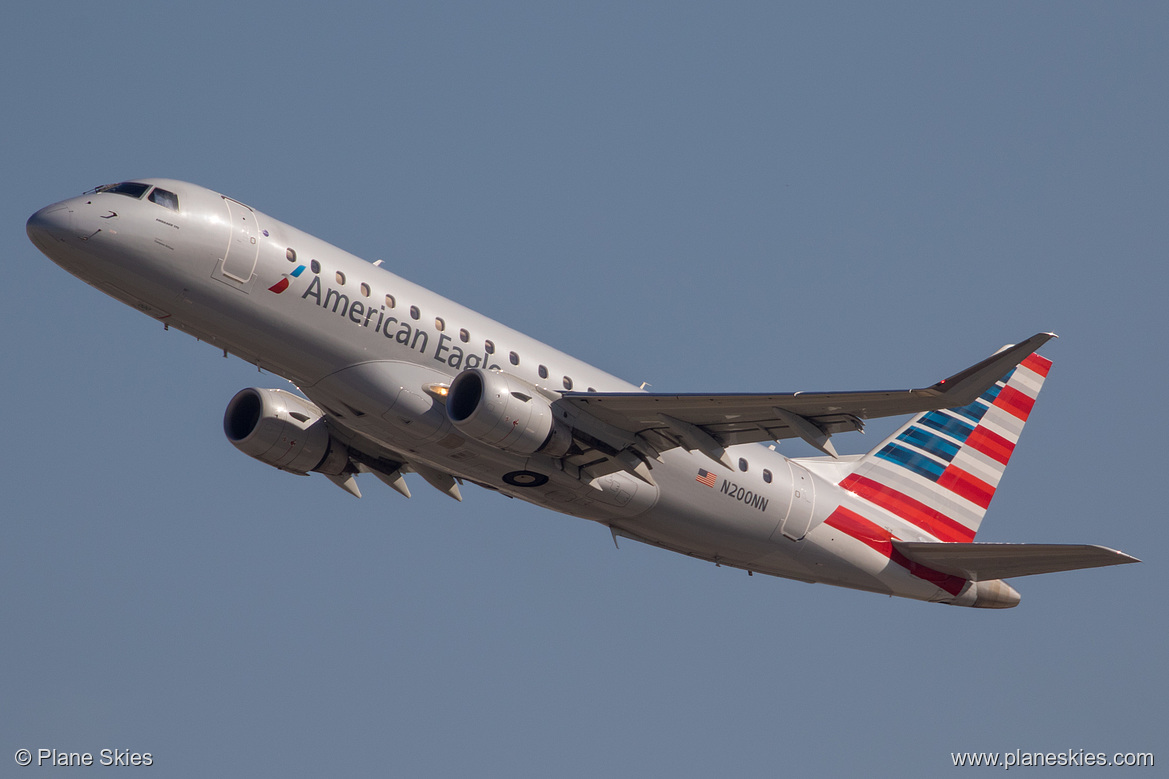 Compass Airlines Embraer ERJ-175 N200NN at Los Angeles International Airport (KLAX/LAX)