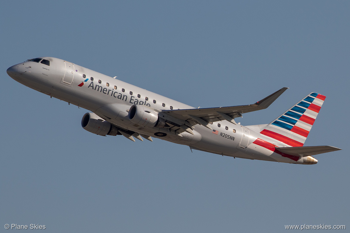 Compass Airlines Embraer ERJ-175 N205NN at Los Angeles International Airport (KLAX/LAX)