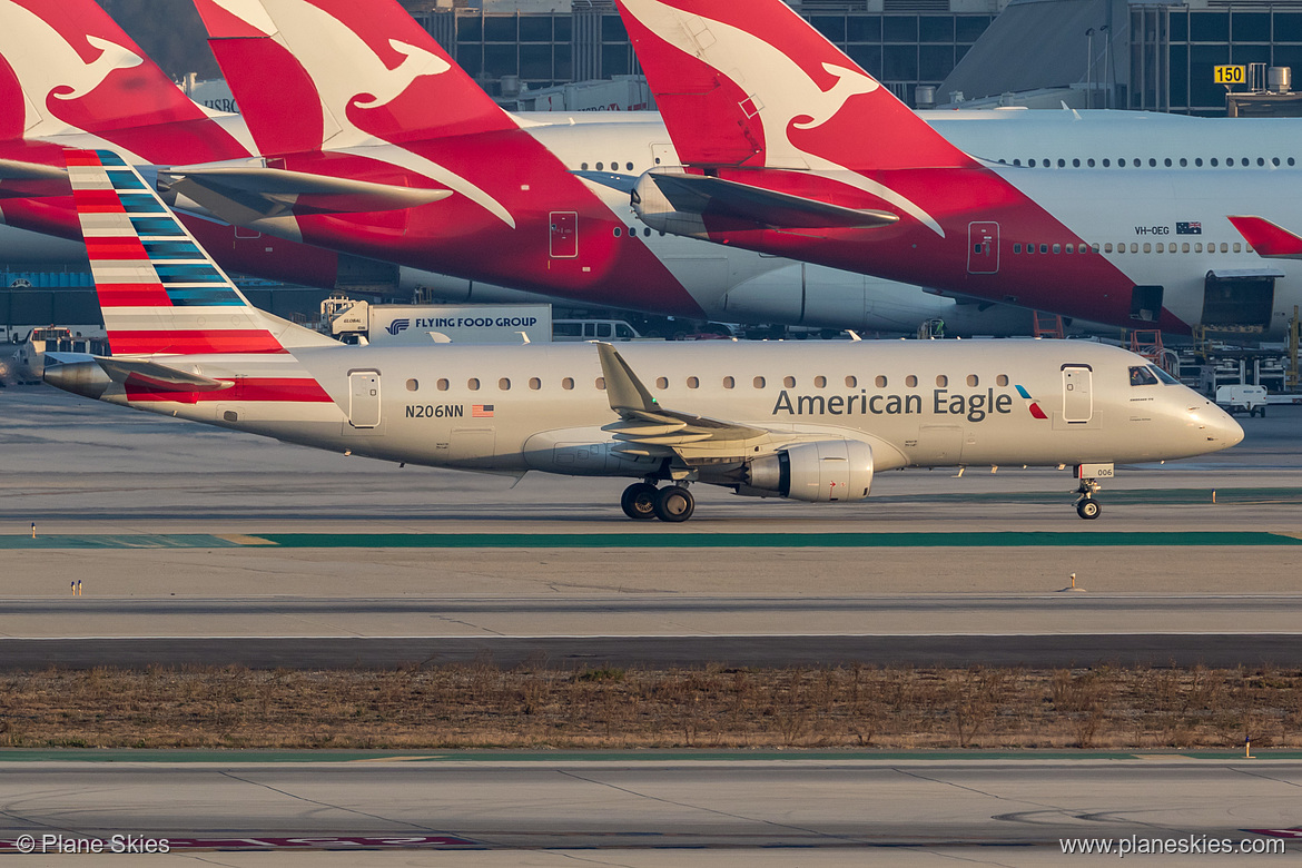 Compass Airlines Embraer ERJ-175 N206NN at Los Angeles International Airport (KLAX/LAX)