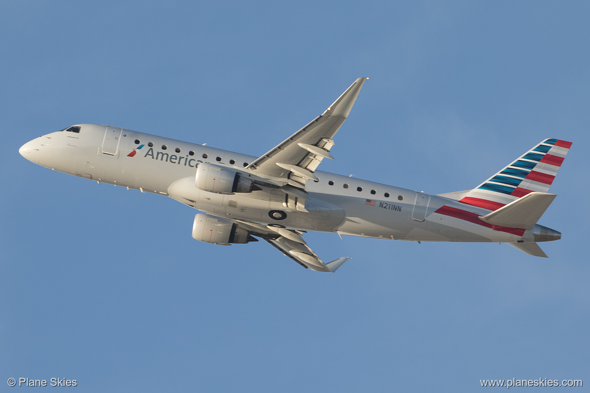 Compass Airlines Embraer ERJ-175 N211NN at Los Angeles International Airport (KLAX/LAX)