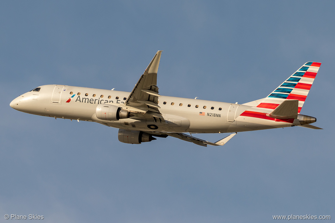 Compass Airlines Embraer ERJ-175 N218NN at Los Angeles International Airport (KLAX/LAX)