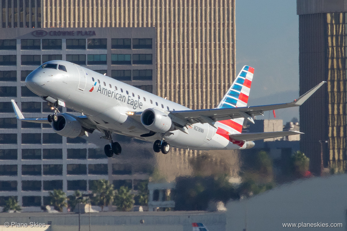 Compass Airlines Embraer ERJ-175 N218NN at Los Angeles International Airport (KLAX/LAX)