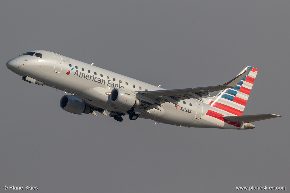 Compass Airlines Embraer ERJ-175 N219NN at Los Angeles International Airport (KLAX/LAX)