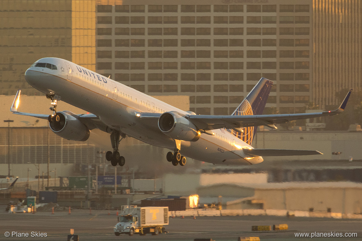 United Airlines Boeing 757-200 N26123 at Los Angeles International Airport (KLAX/LAX) United Airlines Boeing 757-200 N26123 at Los Angeles International Airport (KLAX/LAX)
