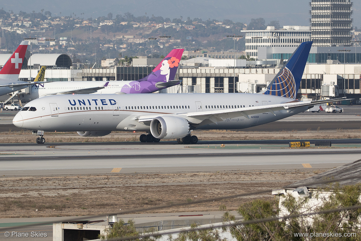 United Airlines Boeing 787-9 N26966 at Los Angeles International Airport (KLAX/LAX) United Airlines Boeing 787-9 N26966 at Los Angeles International Airport (KLAX/LAX)
