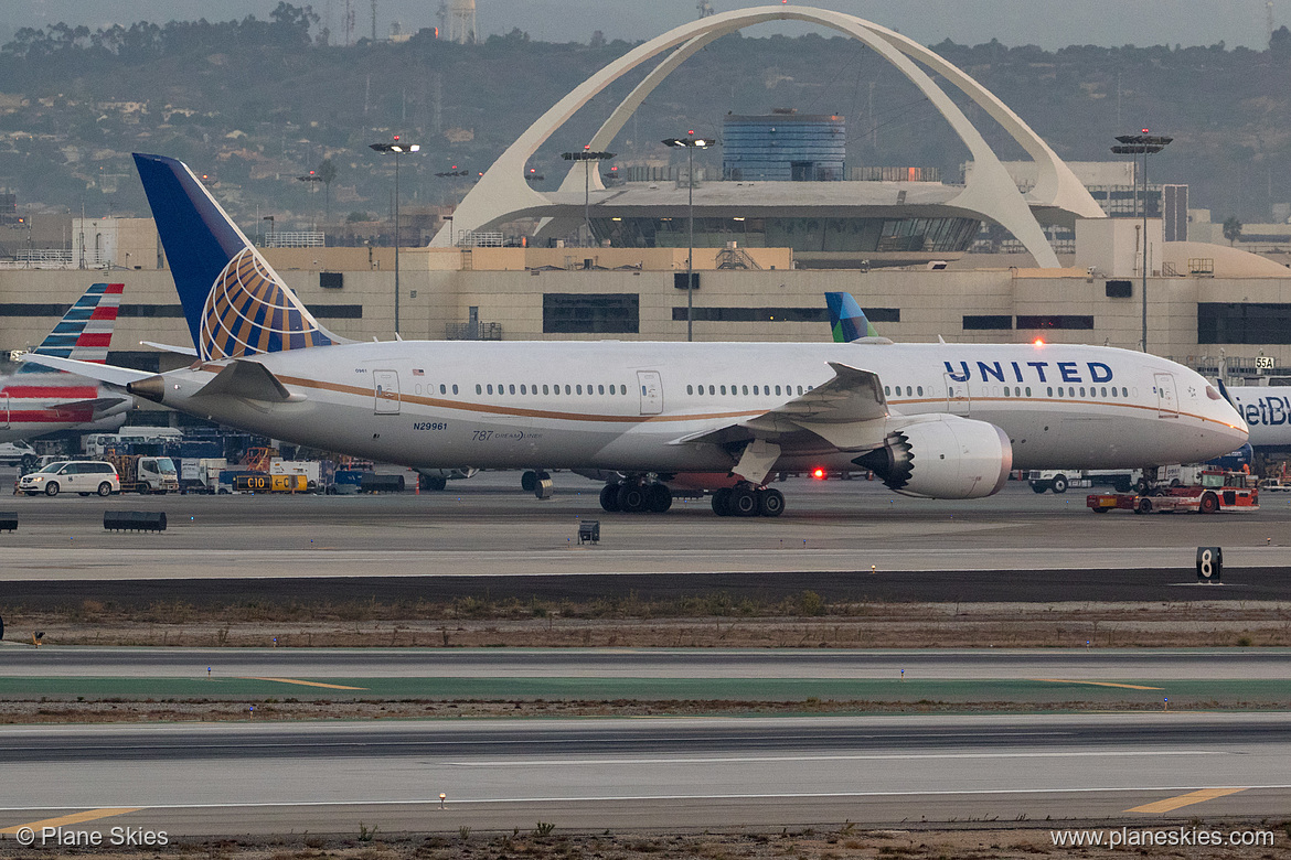 United Airlines Boeing 787-9 N29961 at Los Angeles International Airport (KLAX/LAX)