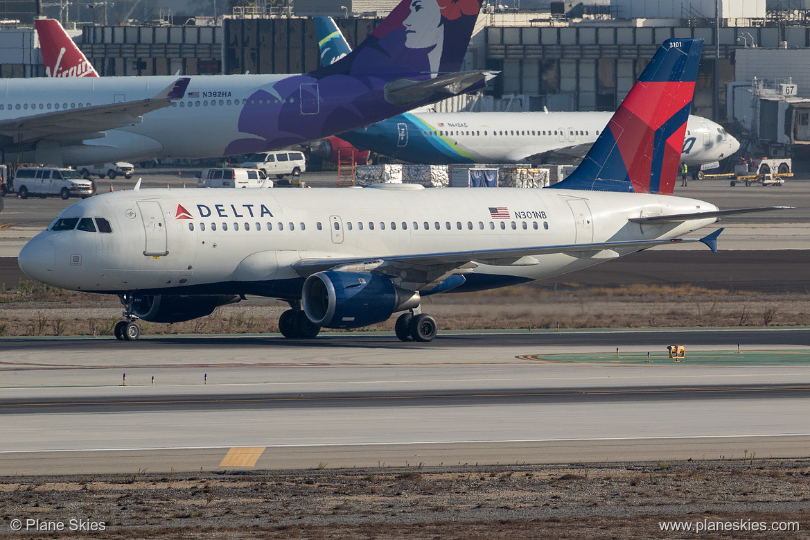 Delta Air Lines Airbus A319-100 N301NB at Los Angeles International Airport (KLAX/LAX)