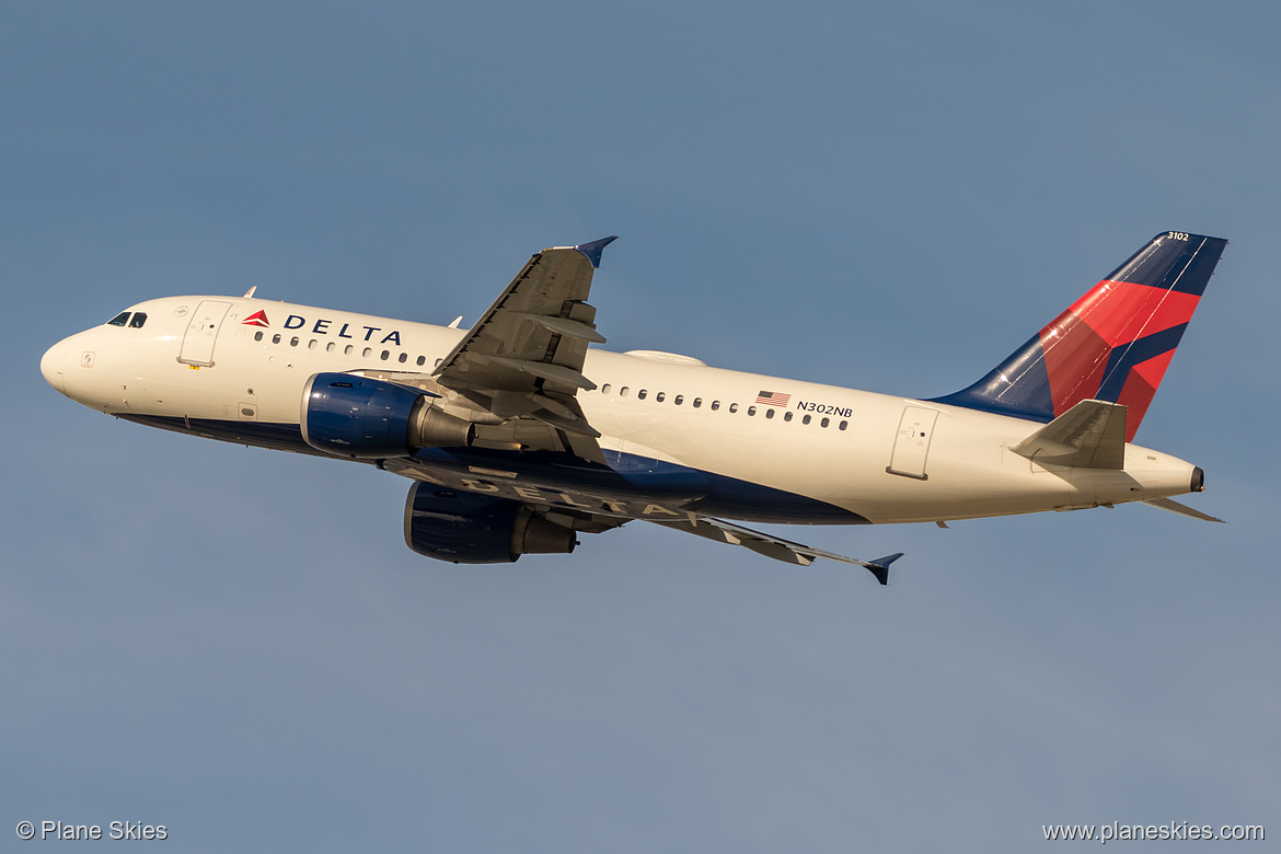 Delta Air Lines Airbus A319-100 N302NB at Los Angeles International Airport (KLAX/LAX)