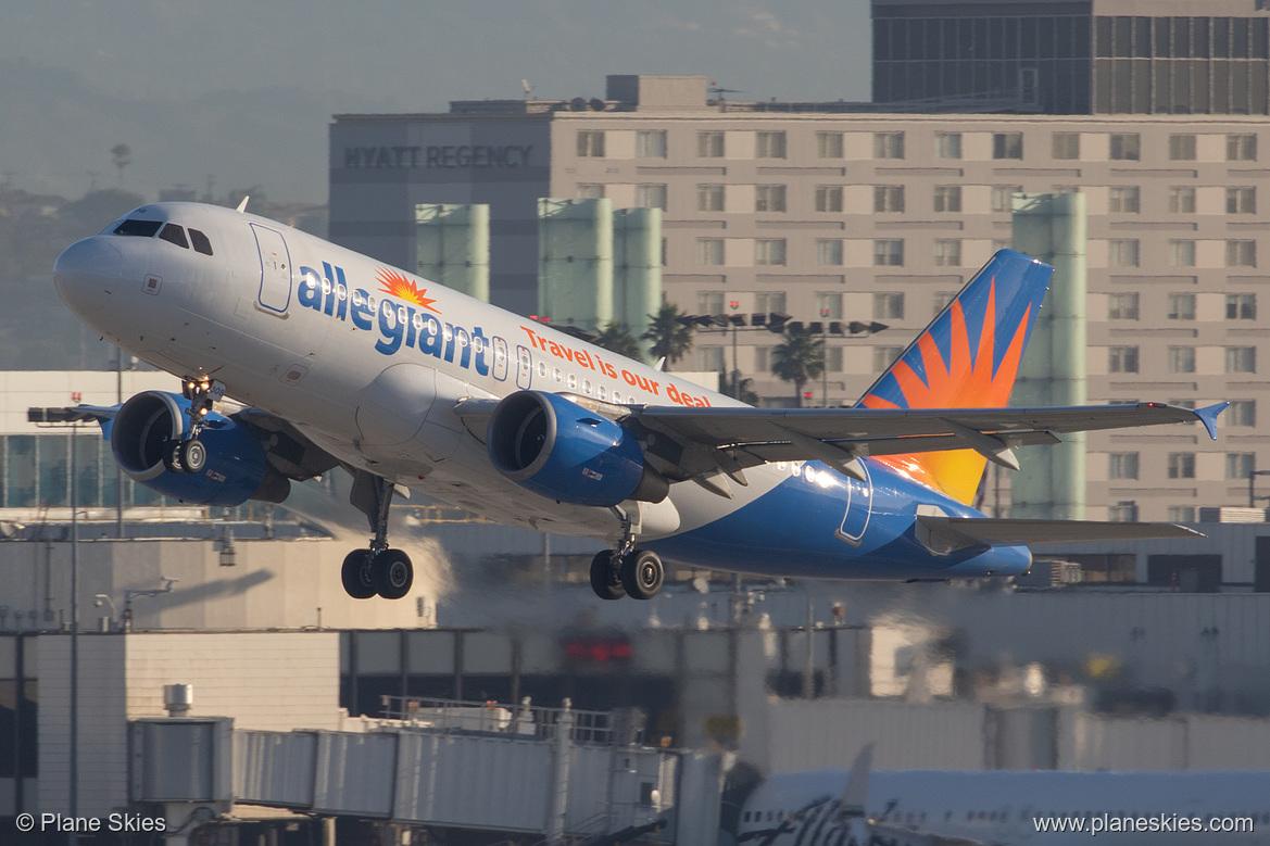 Allegiant Air Airbus A319-100 N308NV at Los Angeles International Airport (KLAX/LAX)