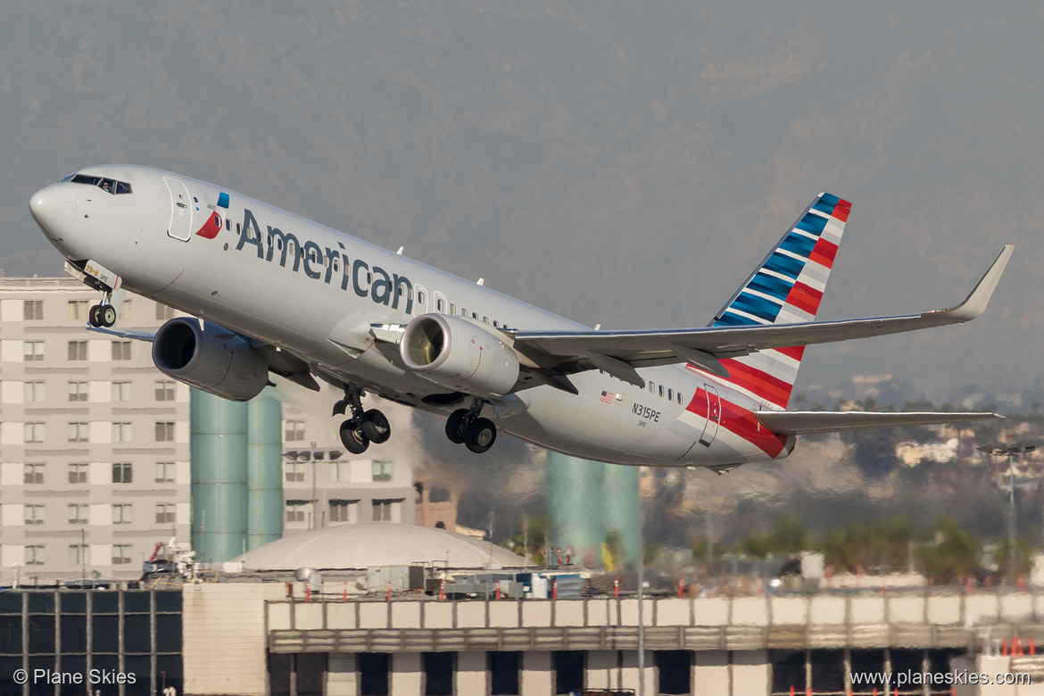 American Airlines Boeing 737-800 N315PE at Los Angeles International Airport (KLAX/LAX) American Airlines Boeing 737-800 N315PE at Los Angeles International Airport (KLAX/LAX)