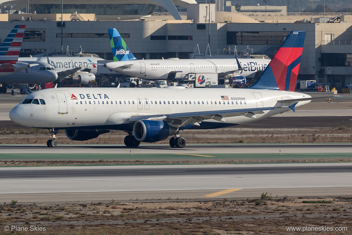 Delta Air Lines Airbus A320-200 N369NW at Los Angeles International Airport (KLAX/LAX)