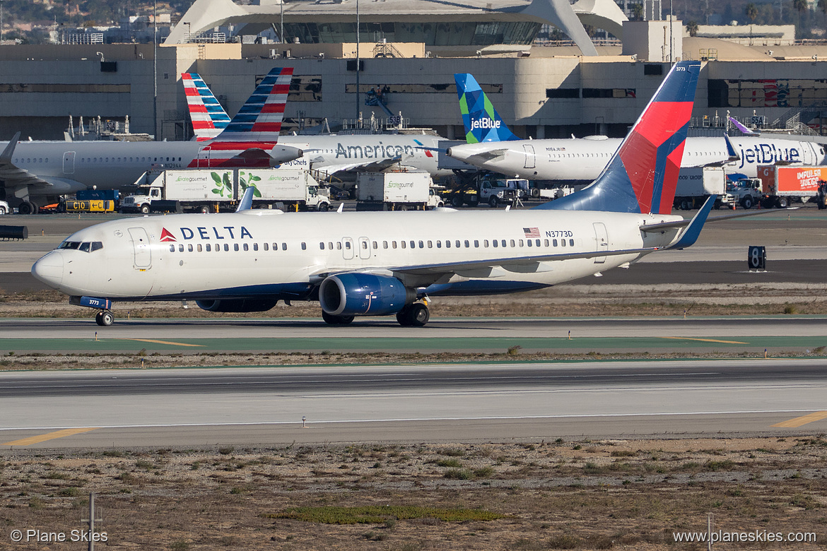 Delta Air Lines Boeing 737-800 N3773D at Los Angeles International Airport (KLAX/LAX)