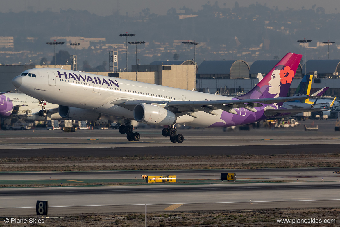 Hawaiian Airlines Airbus A330-200 N379HA at Los Angeles International Airport (KLAX/LAX) Hawaiian Airlines Airbus A330-200 N379HA at Los Angeles International Airport (KLAX/LAX)