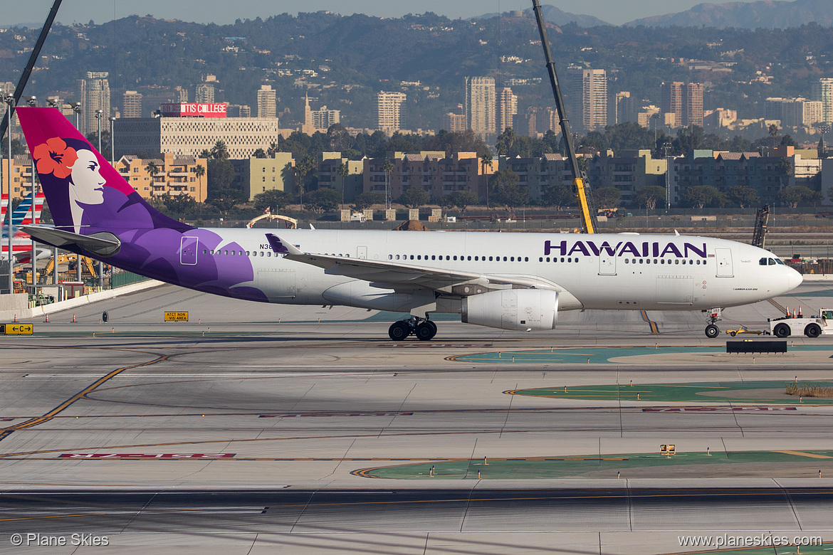 Hawaiian Airlines Airbus A330-200 N382HA at Los Angeles International Airport (KLAX/LAX)