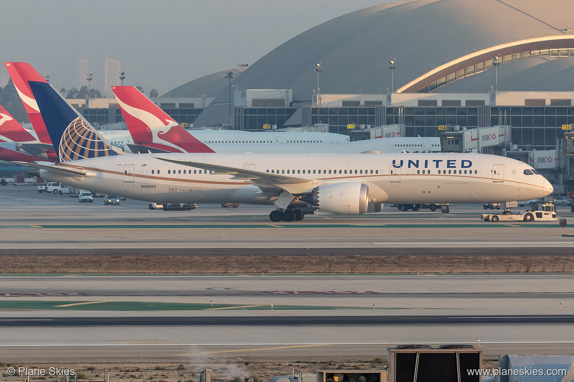 United Airlines Boeing 787-9 N38955 at Los Angeles International Airport (KLAX/LAX)